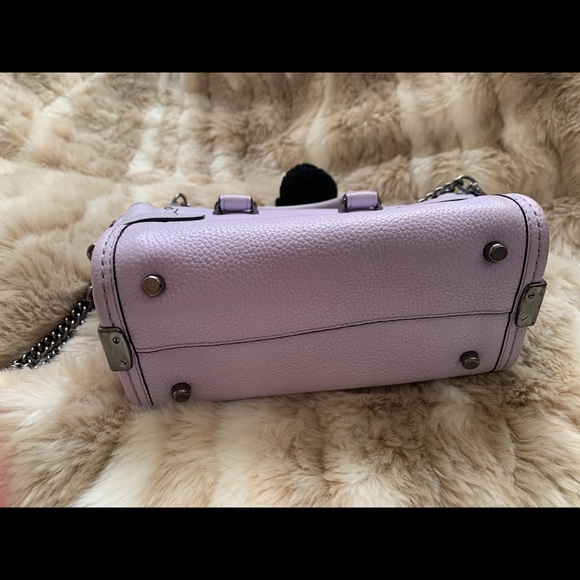 Ariana Grande x Coach Kiti Swagger 20 - Picture 6 of 9